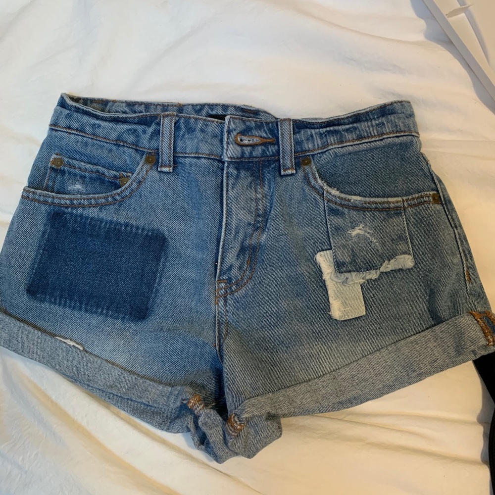 VTG Billabong Jean Shorts with Patchwork Detailing • Size 25